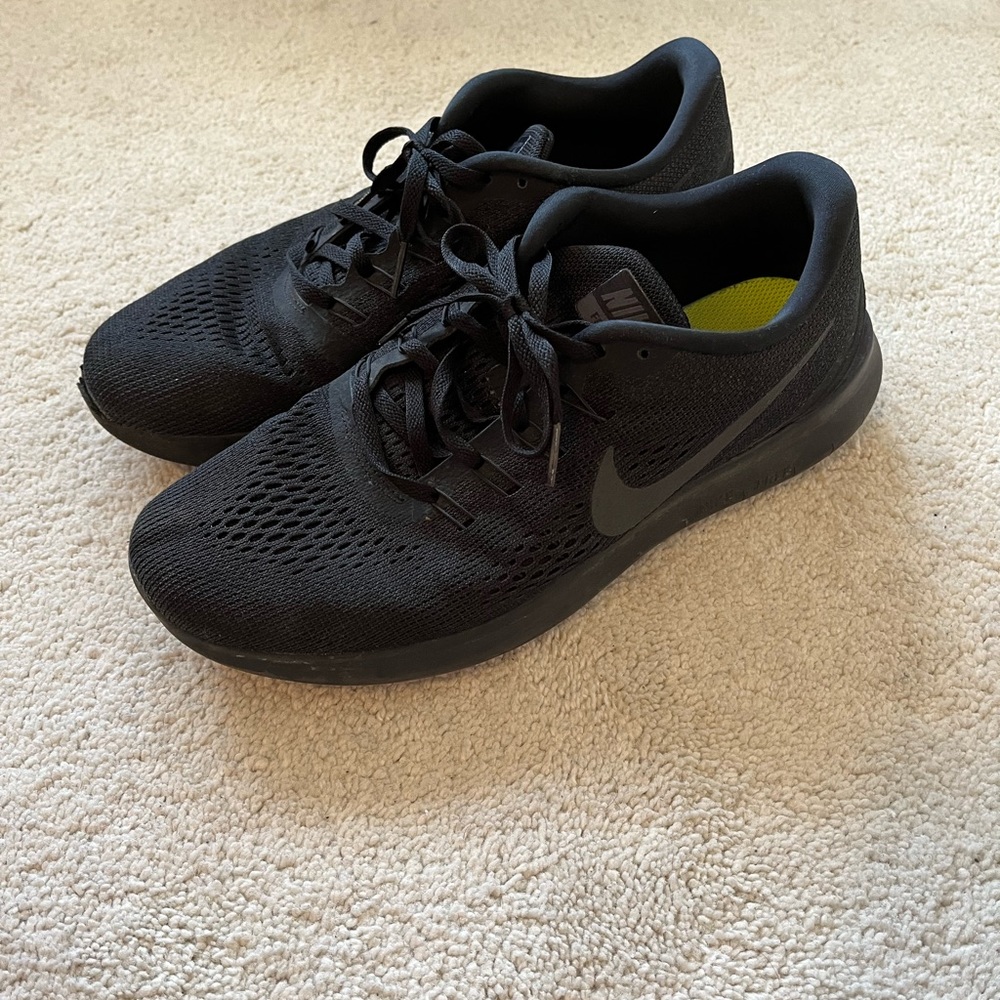 Nike free run - size 9